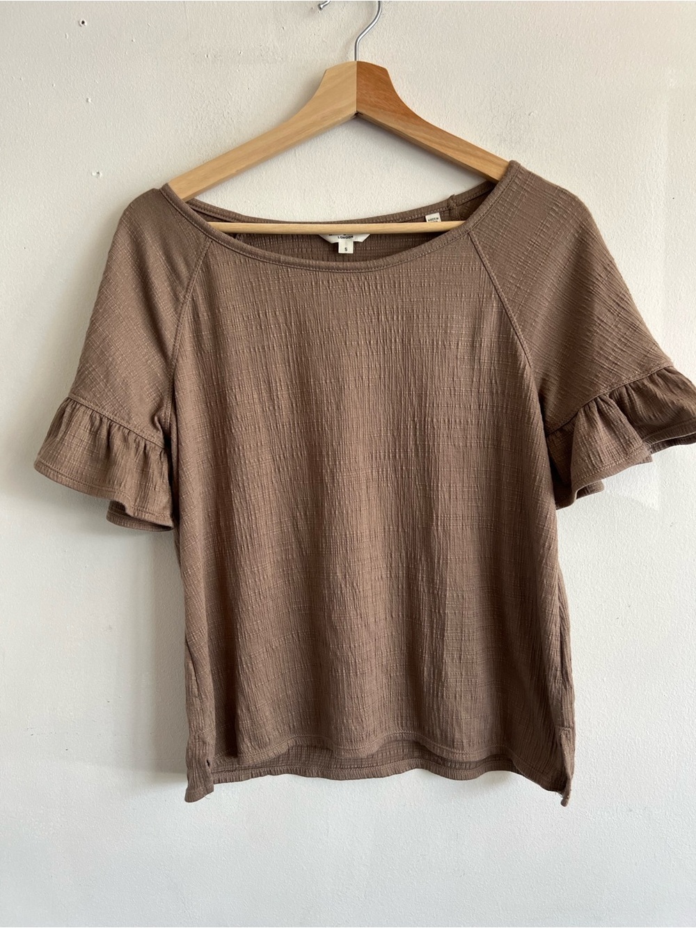 Max Studio Brown Ruffle Sleeve Short Sleeve Top